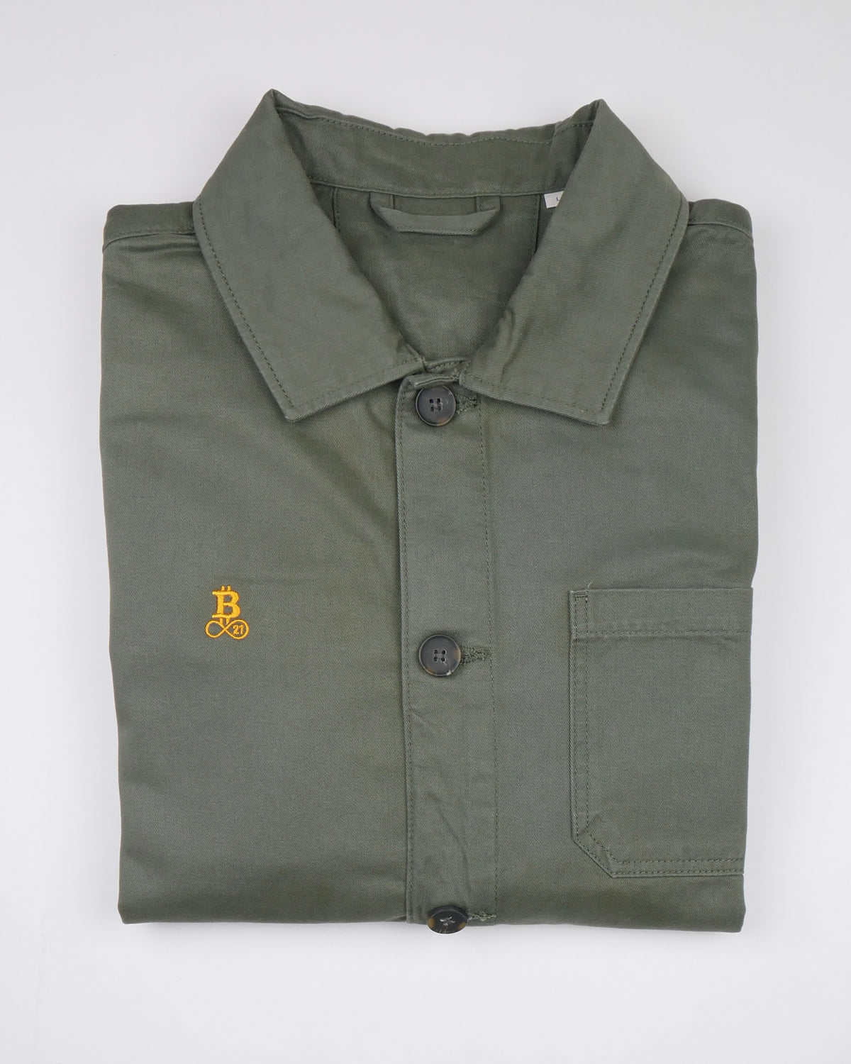 Bitcoin Worker Jacket in Washed Organic Khaki – GOTS-Bio-Baumwoll-Twill mit gesticktem Bitcoin21-Logo