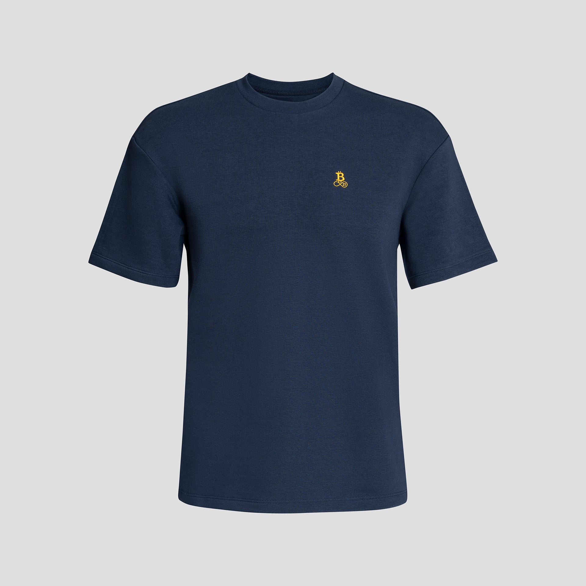 Bitcoin Heavy Oversized T Shirt in Blau für Herren aus schwerer Bio Baumwolle mit orangefarbenen gesticktem Bitcoin21 Logo, lässige Oversized Passform, freigestellt vor hellem Hintergrund