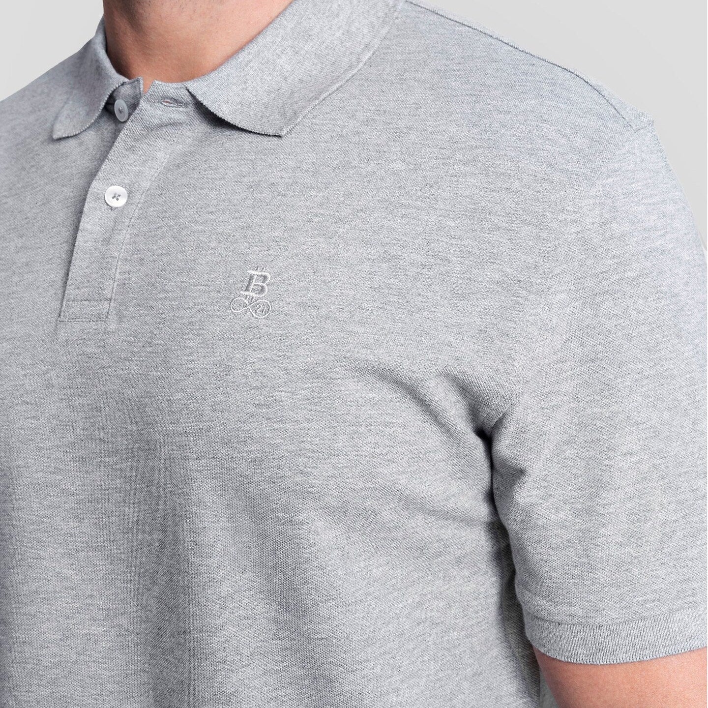Bitcoin Polo Privacy grau, Pique-Stoff mit ton-in-ton gesticktem Bitcoin21 Logo