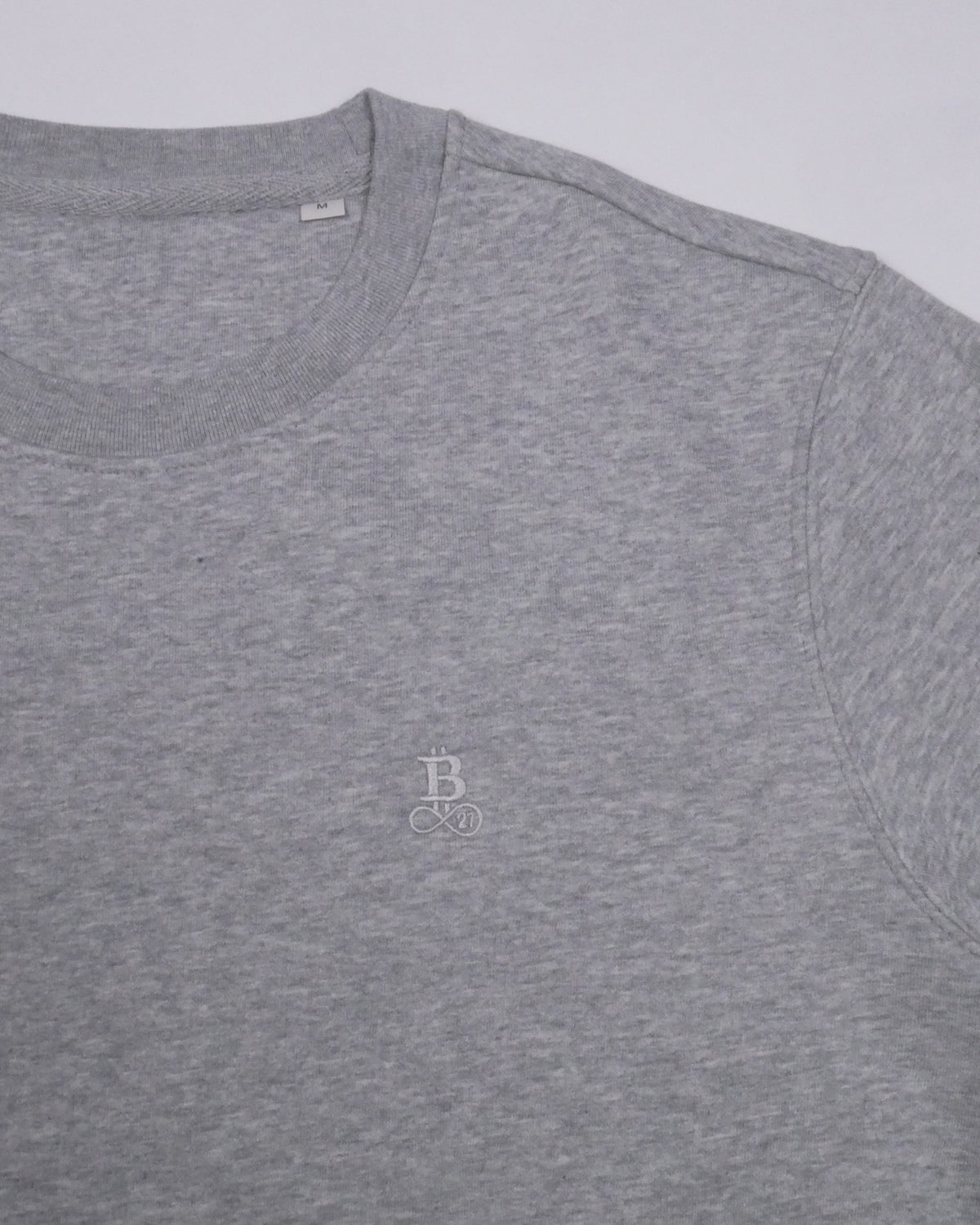 Bitcoin Sweatshirt Privacy in Light Grey, detail of collar and shoulder