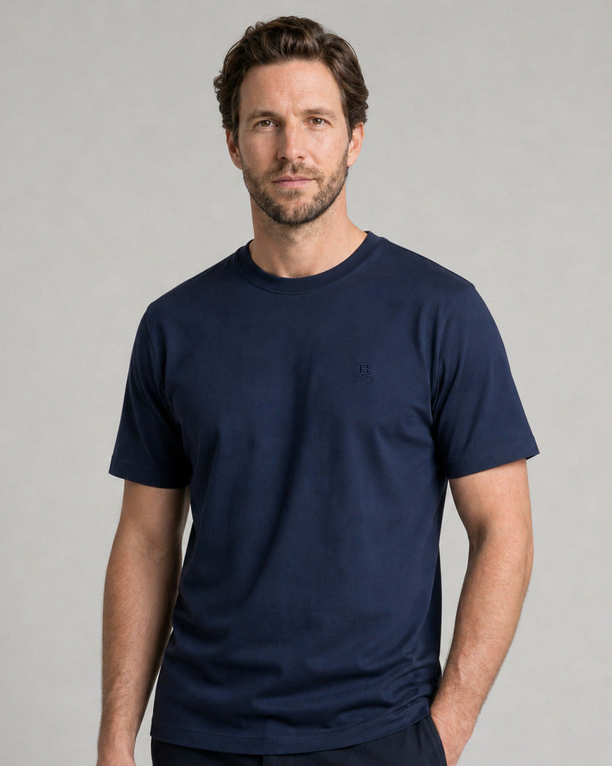 Bitcoin Basic T-Shirt Privacy in navy, 100% organic cotton worn, lifestyle shot
