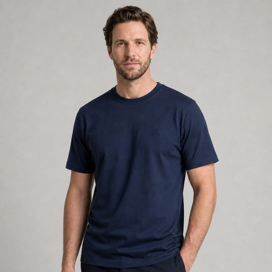Bitcoin Basic T-Shirt Privacy in navy, 100% organic cotton worn, lifestyle shot