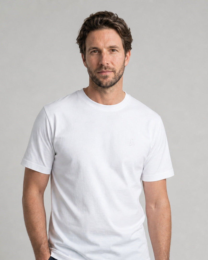 Bitcoin Basic T-Shirt Privacy in white, 100% organic cotton worn, lifestyle shot