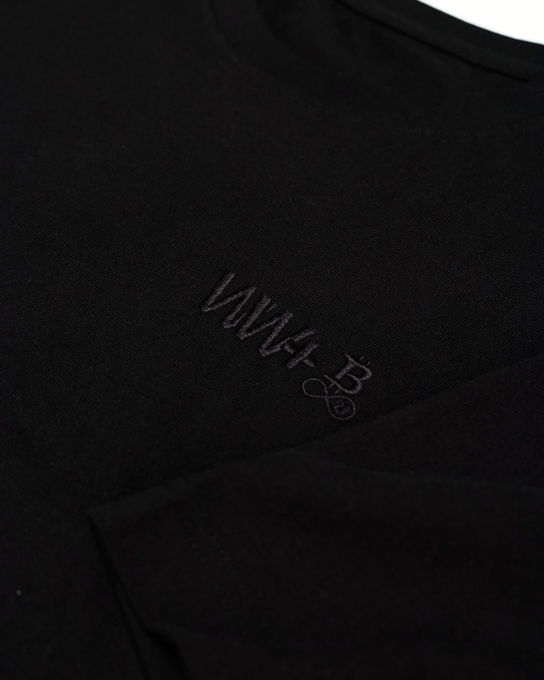 WeWill+ Bitcoin T-Shirt Black Privacy – Frontansicht Produktfoto in Schwarz
