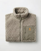 Bitcoin Sherpa-Jacke beige aus Teddy-Fleece mit gesticktem Bitcoin21 Logo, freigestellt vor hellem Hintergrund