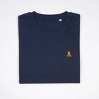 Camiseta Basic Bitcoin con logo bordado en azul marino, diseño minimalista y alta calidad.