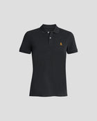 Bitcoin Poloshirt in Schwarz für Herren aus Bio Baumwolle mit orangefarbenen gesticktem Bitcoin21 Logo, klassisches Poloshirt freigestellt vor hellem Hintergrund
