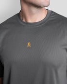 Bitcoin Sportshirt dunkelgrau mit UV40+ Schutz und orangefarbenem Proof of Work Print