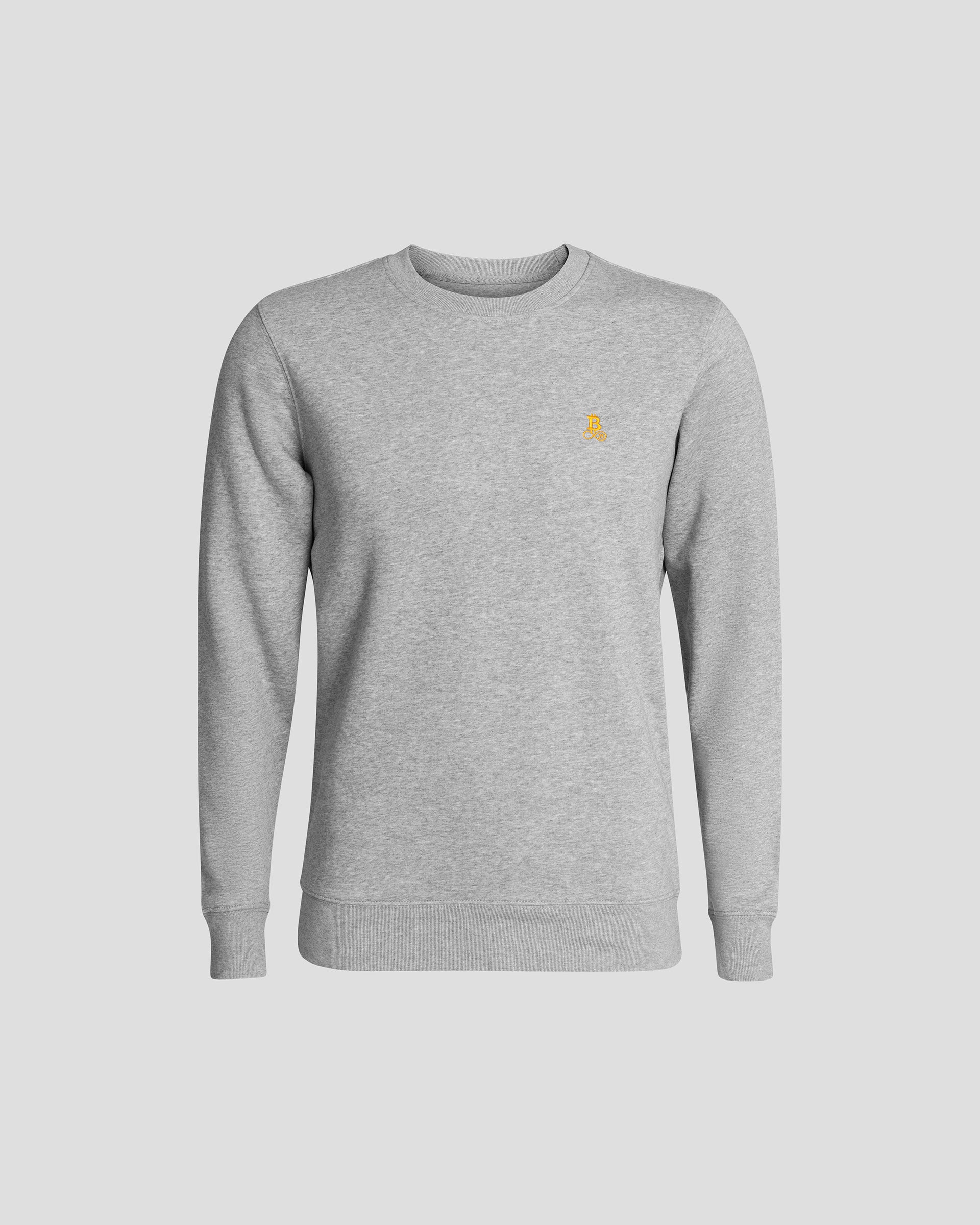 Bitcoin Sweatshirt grau meliert für Herren aus schwerem Bio Baumwollmix mit orangefarbenem Bitcoin21 Logo, klassischer Rundhals Sweater freigestellt vor hellem Hintergrund