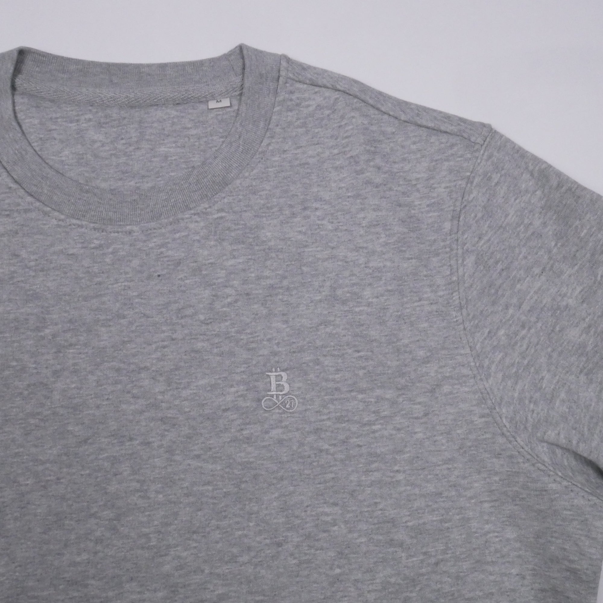 Bitcoin Sweatshirt Privacy in Light Grey, detail of collar and shoulder