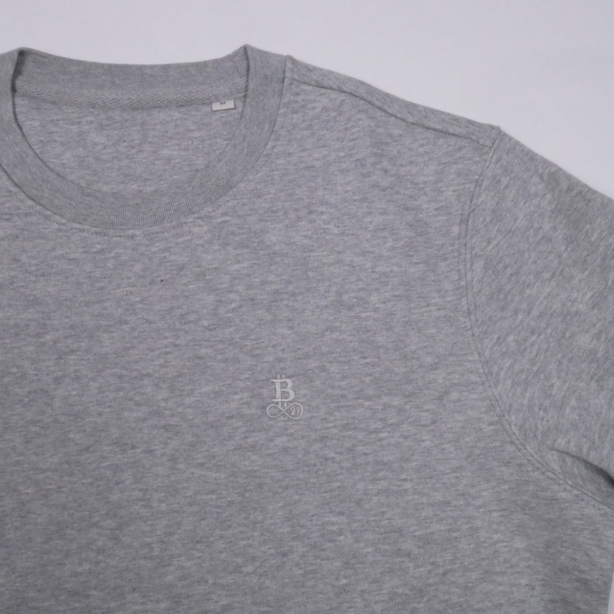 Bitcoin Sweatshirt Privacy in Hellgrau, Detail von Kragen und Schulter