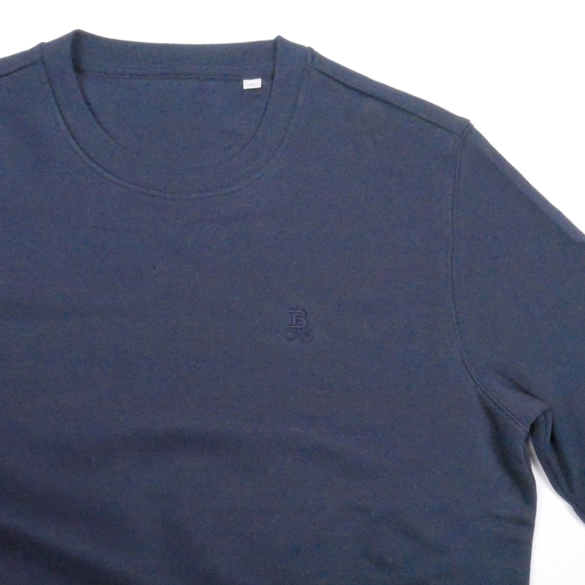Bitcoin Sweatshirt Privacy in Navy, Detail von Kragen und Schulter