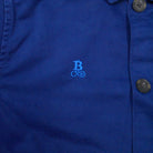 Bitcoin Worker Jacket Privacy in Washed Indigo, Nahaufnahme des Ton in Ton gestickten Bitcoin21-Logos